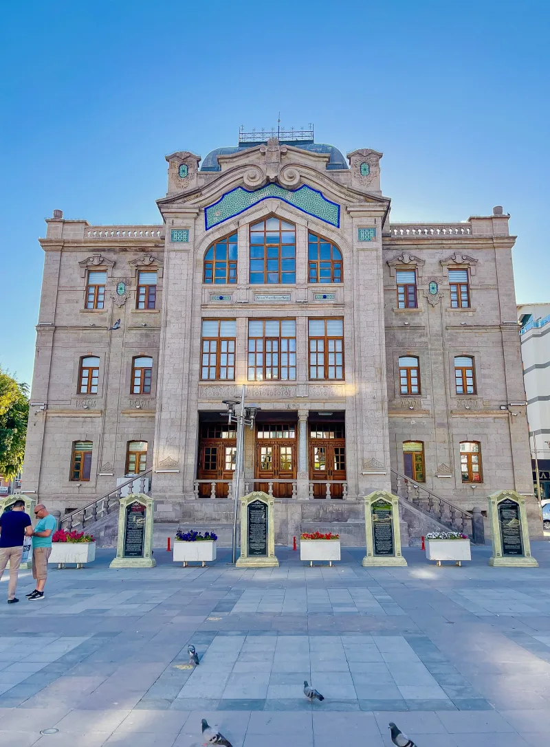 The Red Aksaray Mosque (Eğri Minare): Guide and History
