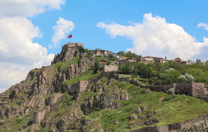 El castillo de Ankara (Ankara Kalesi): una fortaleza que domina la capital de Turquía