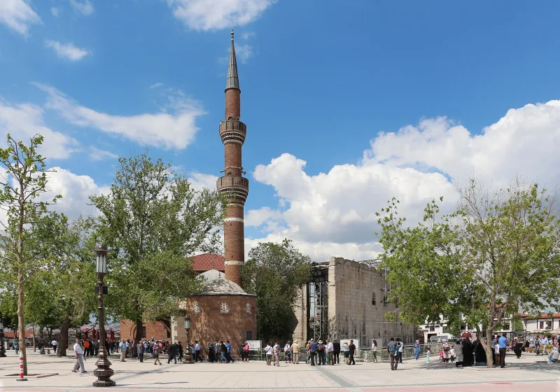 Hacı Bayramin moskeija Ankarassa – 1400-luvulta peräisin oleva pyhäkkö ja türbe