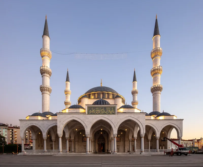La mezquita de Melike Hatun en Ankara: un símbolo de la nueva capital