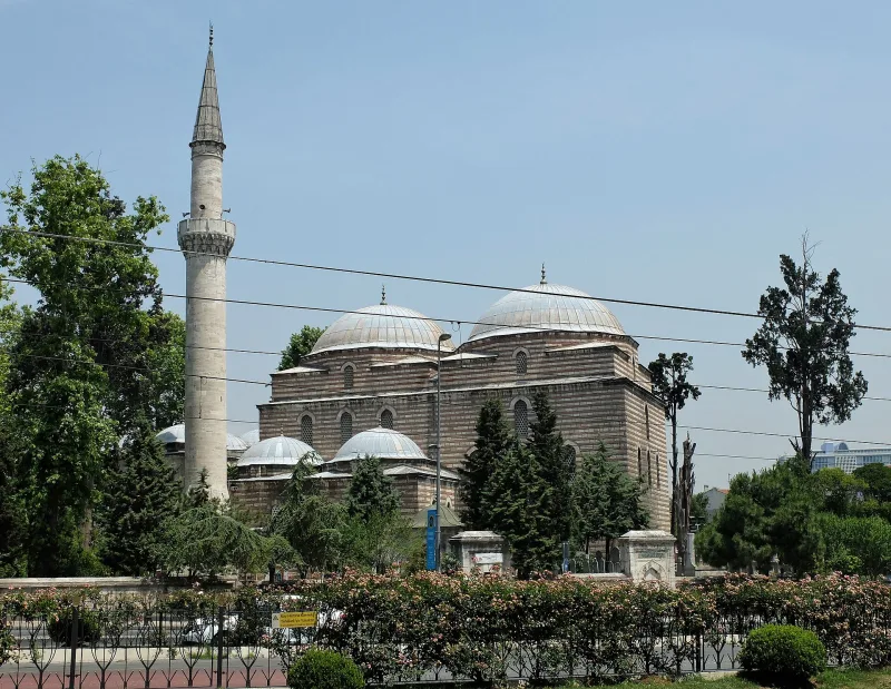 Murat Pasha -moskeija Istanbulissa – 1400-luku, Fatih-alue