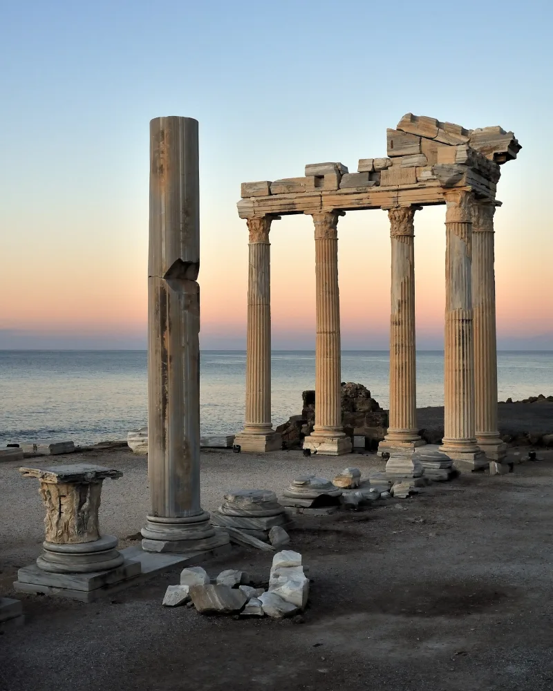 Side: la ciudad antigua y el templo de Apolo — guía de Antalya