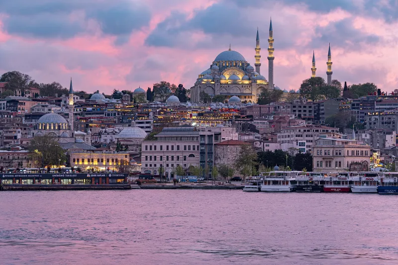 Мечеть Сулейманіє (Süleymaniye) — шедевр Сінана у Стамбулі