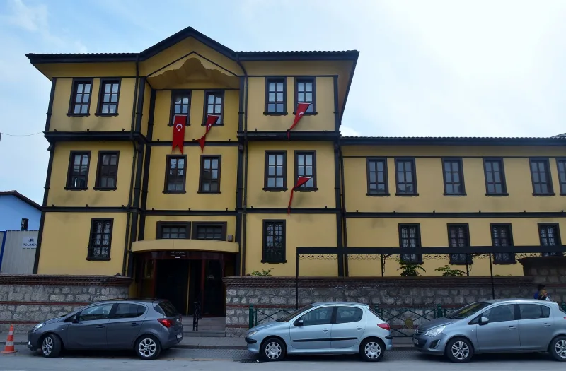 Yılmaz Büyükerşenin vahamuseo Eskişehirissä