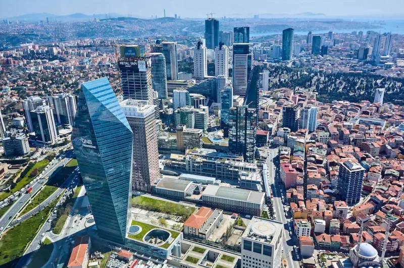 Wsparcie prawne przy sporządzaniu umów partnerskich i zakładaniu spółek joint venture w Turcji.