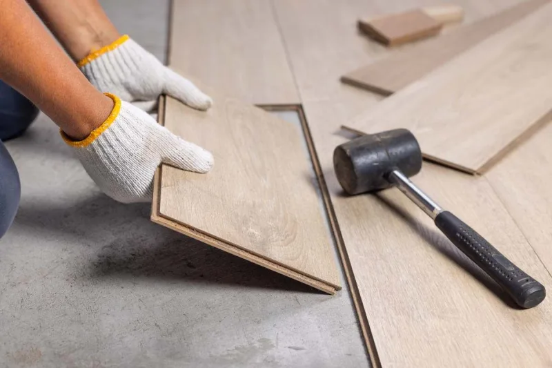 瓷砖、复合地板和地板安装