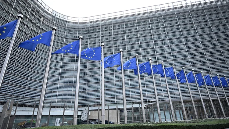 أرجأت الاتحاد الأوروبي اقتراحًا يقضي بحظر استيراد النفط من روسيا بشكل كامل