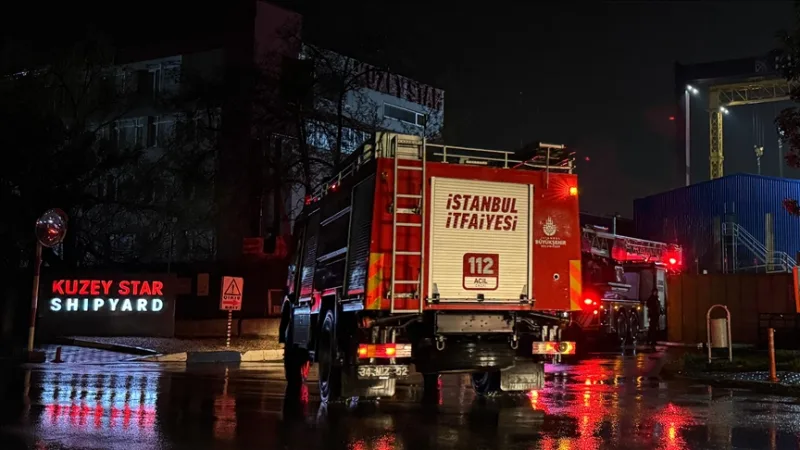 В Тузла се гаси пожар, възникнал на кораб за сухи товари