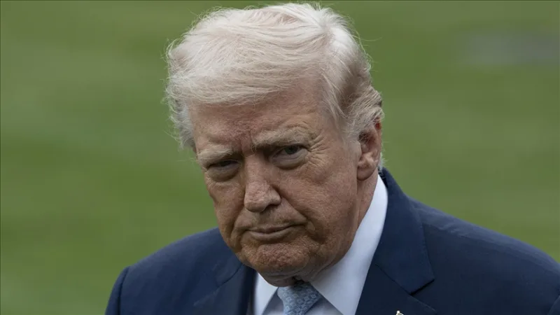 Trump a critiqué le New York Times, qui avait écrit que l'acronyme de l'OTAN signifiait « Organisation du traité de l'Amérique du Nord »