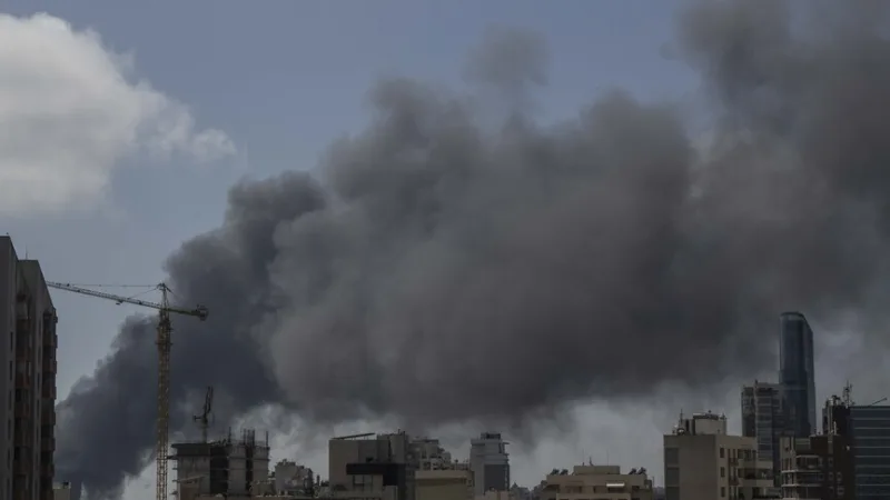 Izraelis paskelbė, kad užbaigęs apgultį Bint Džubajle, esančiame Libano pietuose, pradėjo okupaciją