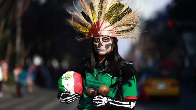 Tikimasi, kad pasaulinė futbolo šventė ekonomikai atneš milijardus dolerių