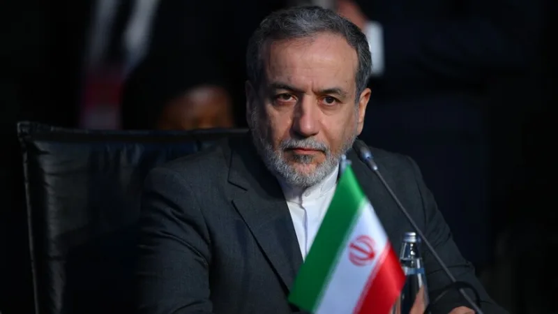 Irano užsienio reikalų ministras Erakchi lankysis Pakistane, Omane ir Rusijoje