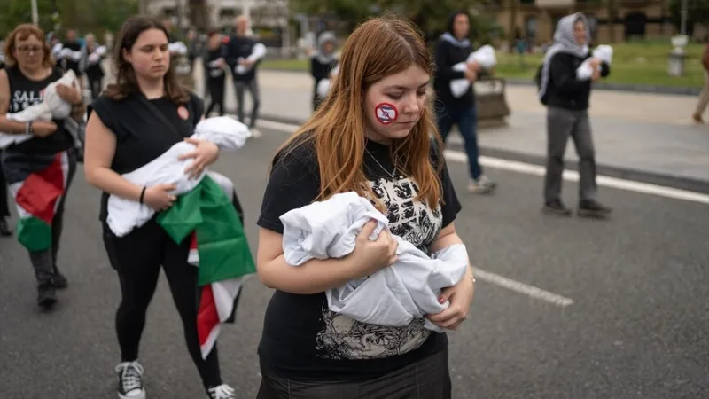 Eiropā notika demonstrācijas atbalstam Palestīnai