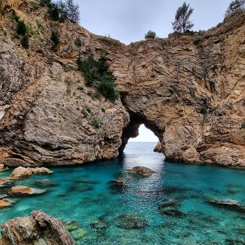 Королевская бухта (Kral Koyu) в Газипаше — скрытая жемчужина Средиземного моря